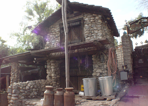 The horse barn built by Curt Billings at Rubel Pharms. 007_barn_bmcg